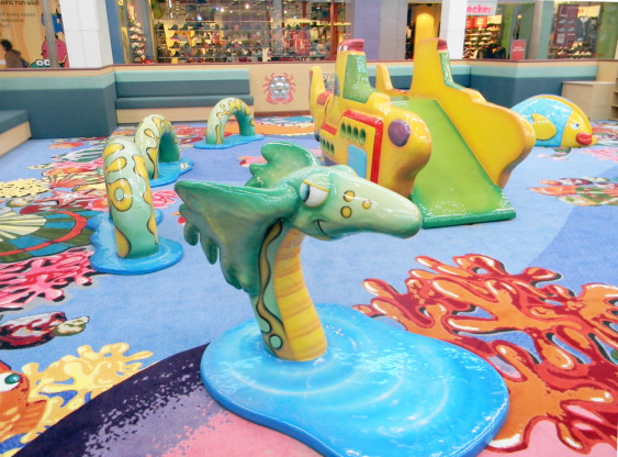 Playmouth Meting Mall Serpent Closeup